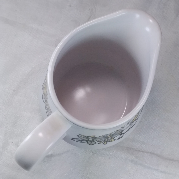 Noritake Progression TRESSA Creamer White Yellow Black Flowers 9029 - Picture 6 of 11